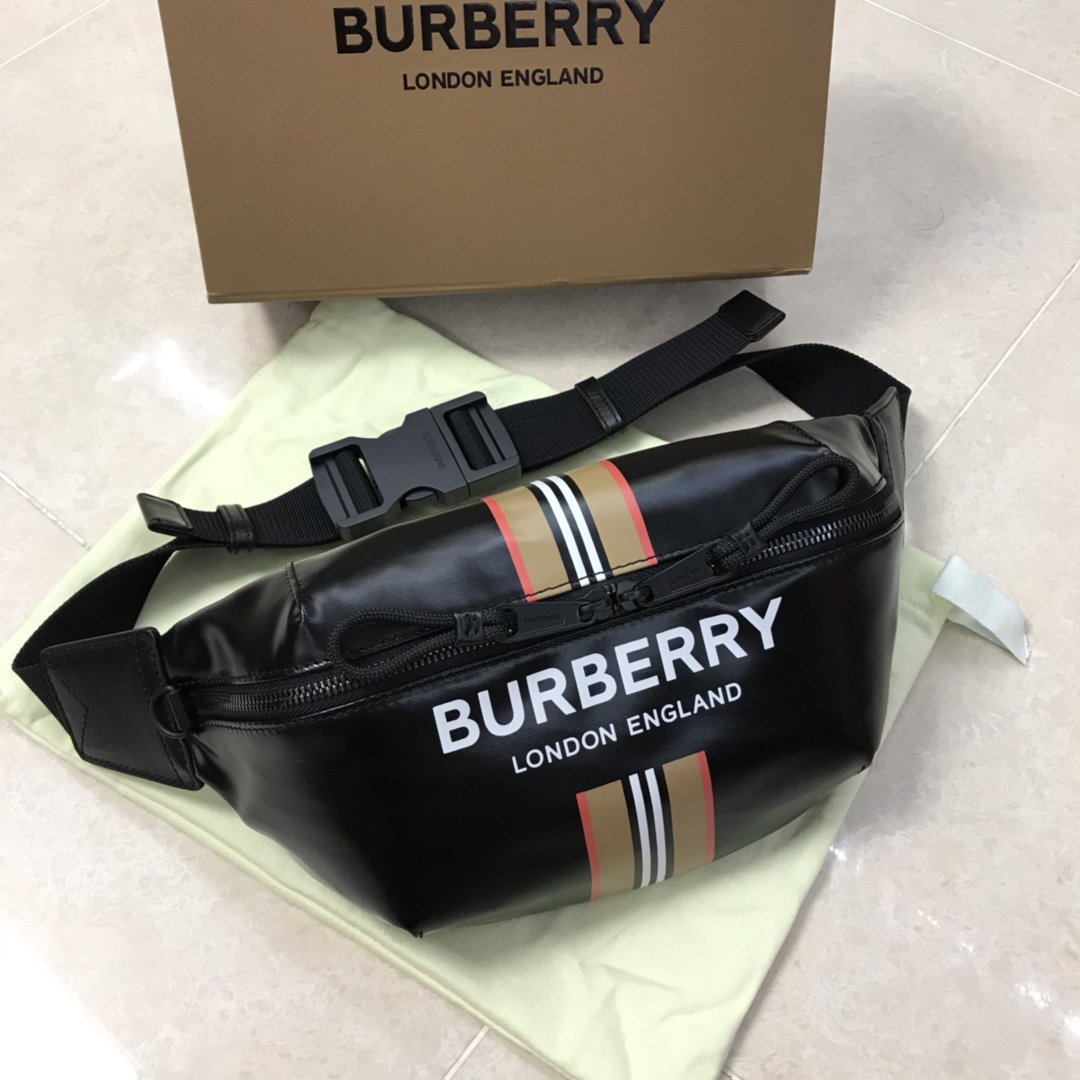 Burberry_Waist_Bag-31x16